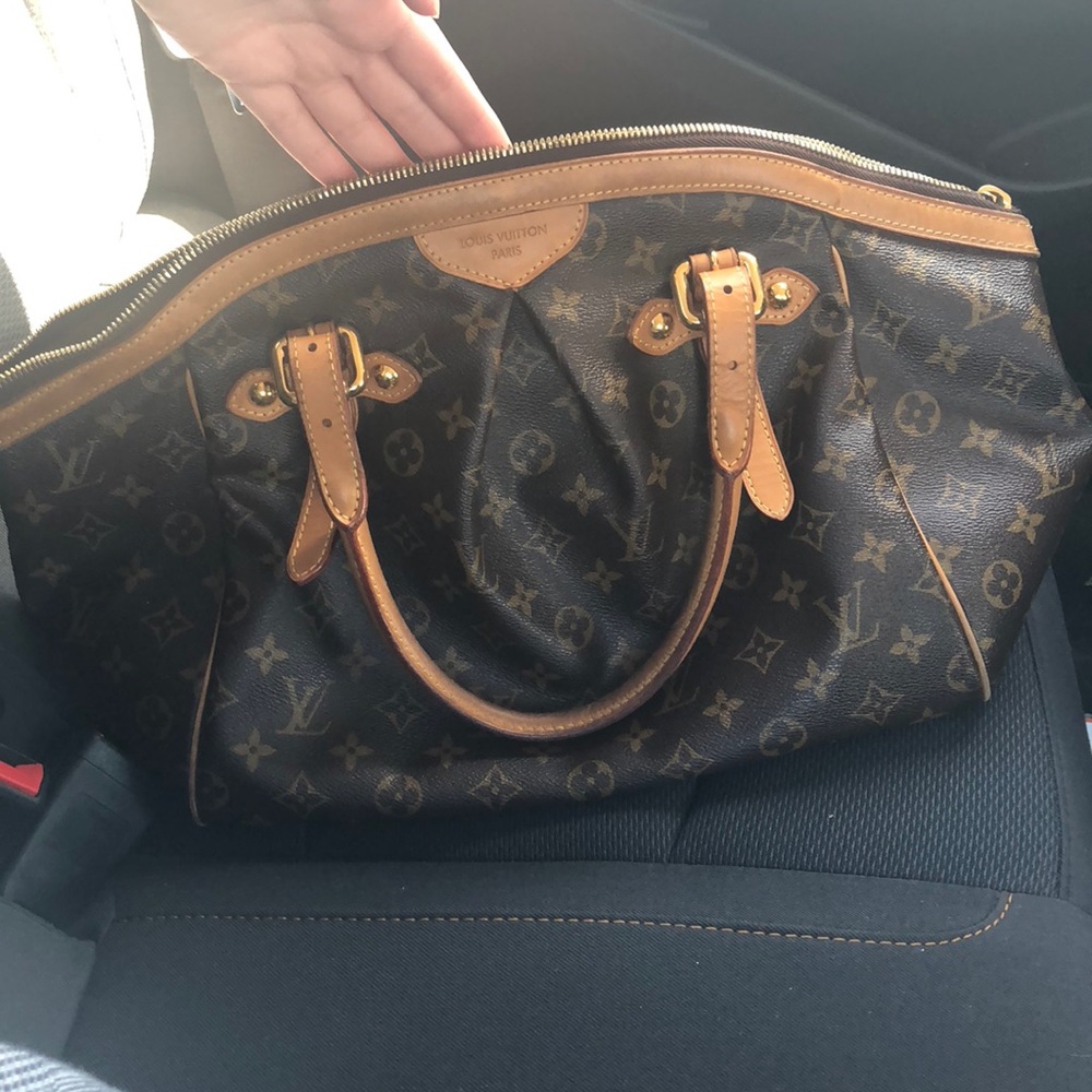 Louis Vuitton’s monogram tivoli gm bag